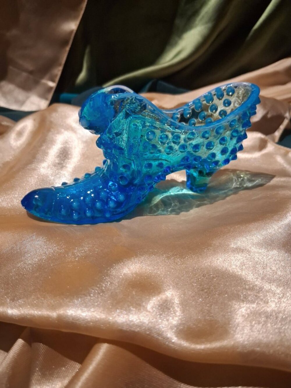 Vintage Fenton Colonial Blue Hobnail Glass Cat Head Shoe Slipper Figurine